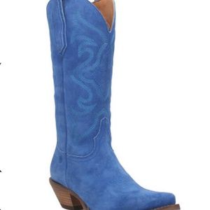 Blue Woman's Dingo Boots Gorgeous Color and SO Comfortable